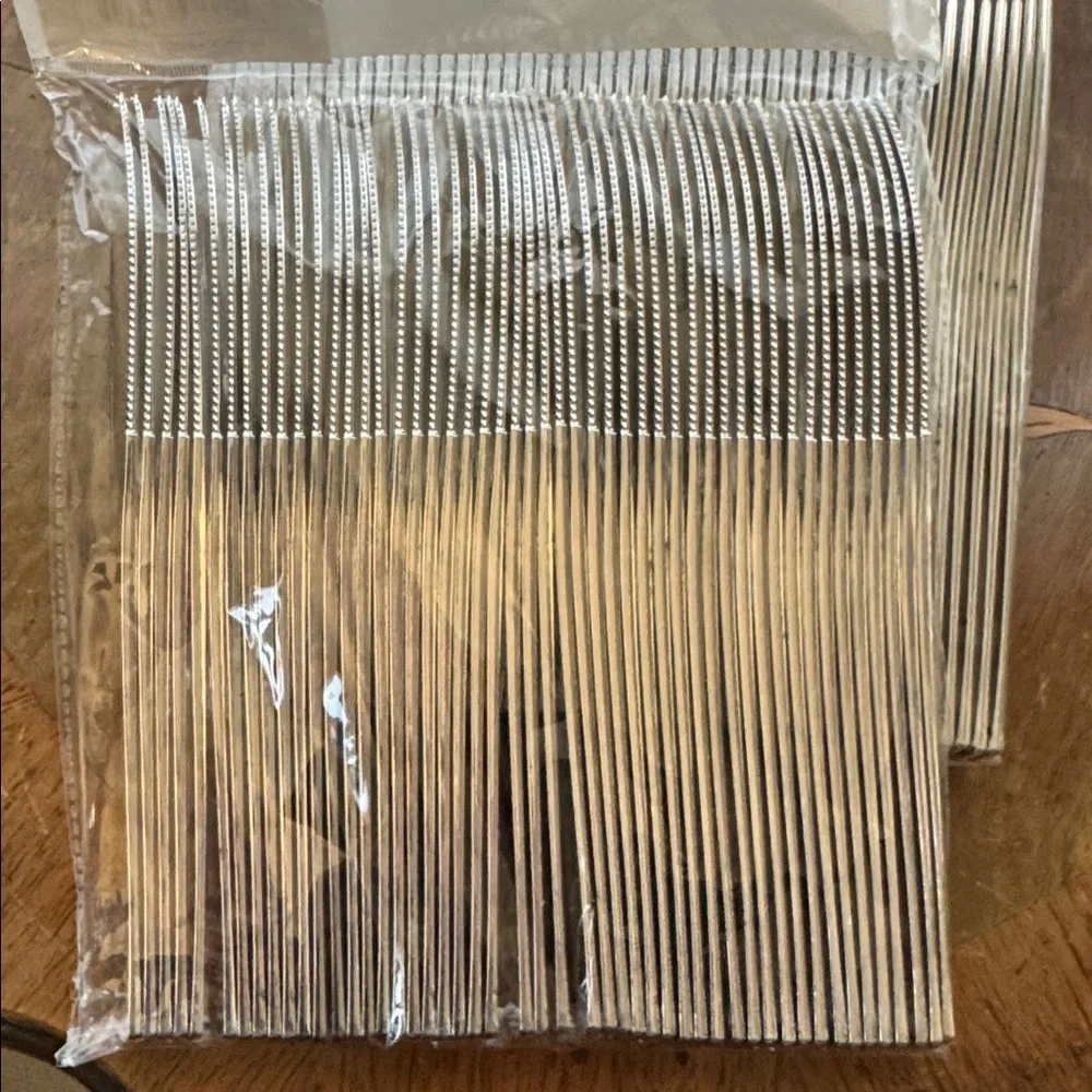 Heavyweight Plastic Utensils Knives, Silver 199 count